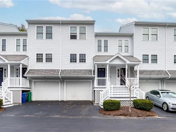 881 Greenwich Ave #33, Warwick, RI 02886