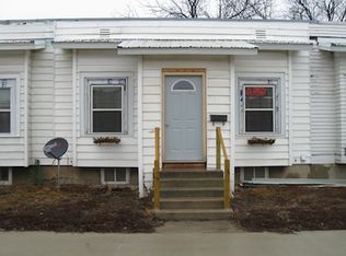 221 8th St, Sheldon, IA 51201