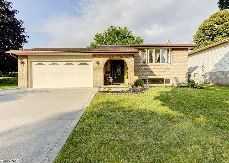 1st image of 582 Skylark Rd
