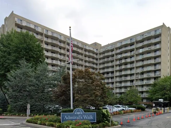 1077 River Rd #Penthouse 13, Edgewater, NJ 07020