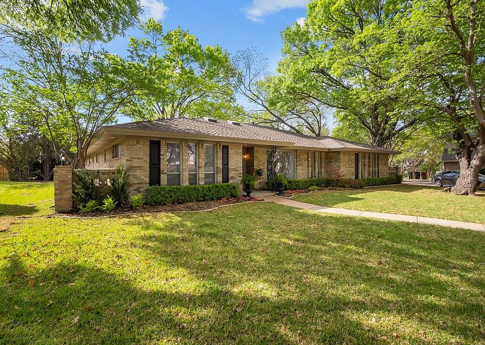 1st image of 2904 Hunters Creek Pl