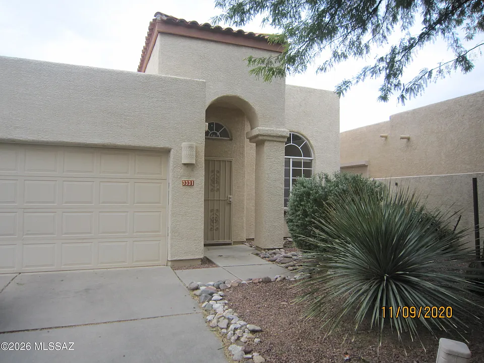3331 N Deerspring Ct