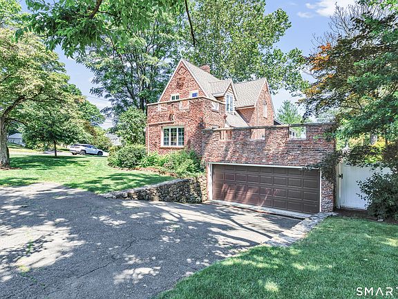 3rd image of 2 Winthrop Avenue