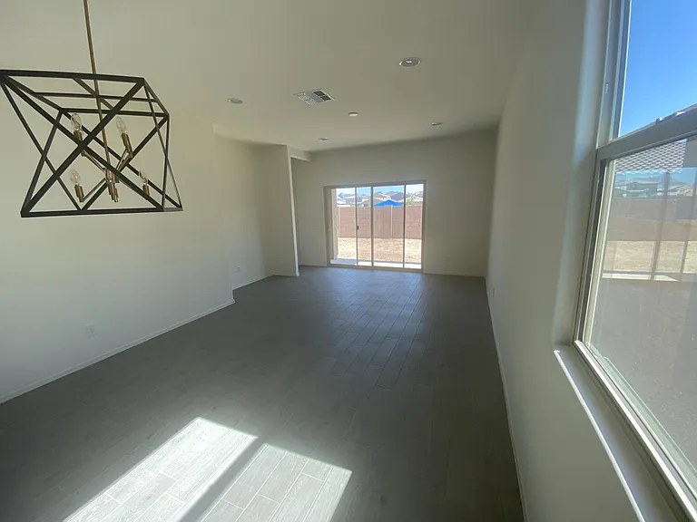 10731 W Dickerson Dr — Photo 9