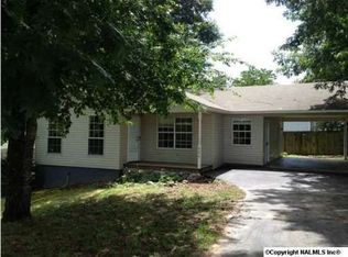 121 9th St W, Grant, AL 35747