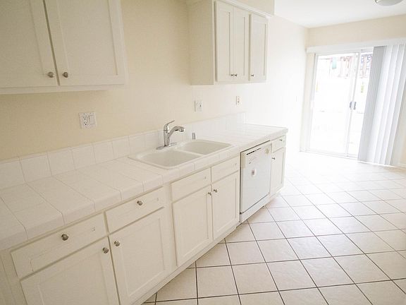 Kitchen (facing patio)