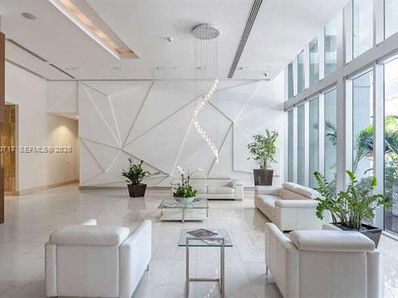 5th image of 1111 SW 1st Ave APT 2723