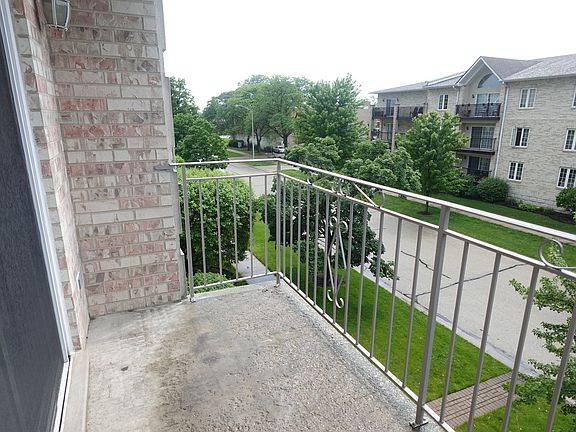 3rd image of 9435 S 79th Ave APT 302