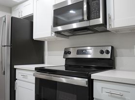 4331 Ventura Canyon Ave, Sherman Oaks, CA