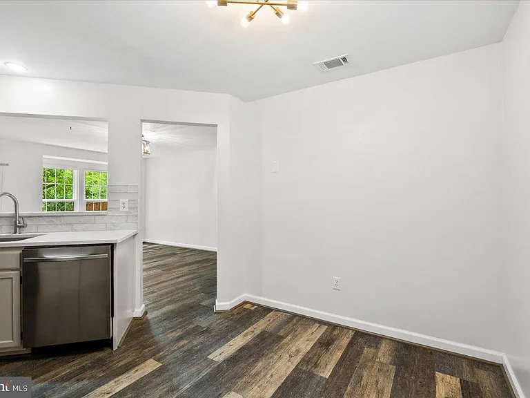 5227 Regal Ct — Photo 12