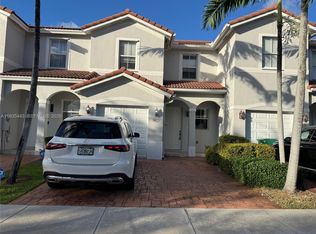 1027 NE 207th St UNIT 1027, Miami, FL 33179