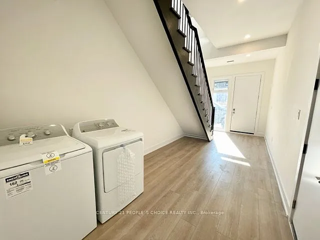 2 bed, $2,500 — Photo 3