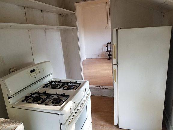 4th image of 923 Gardner St APT B