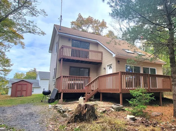 3527 Acorn Cir, East Stroudsburg, PA 18302