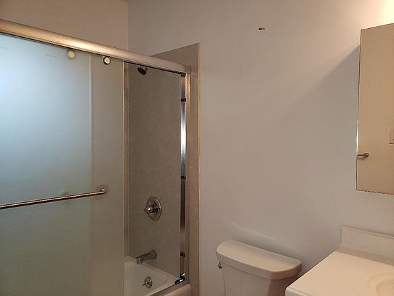 5th image of 2929 Clement St APT 3