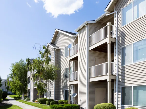 The Broadmoor Apartments