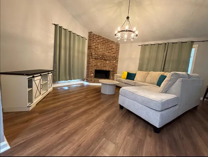 3 bed, 1316 sqft, $5,500 — Photo 1