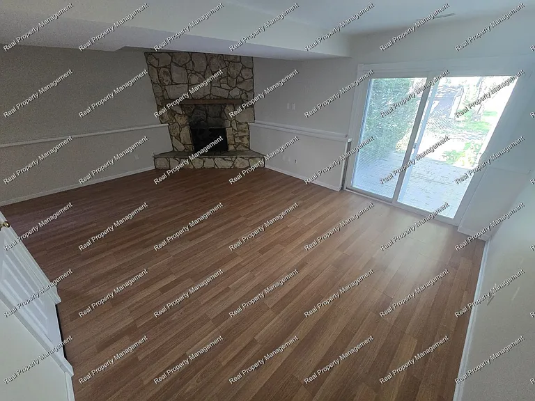 1586 Sunnyslope Dr — Photo 7