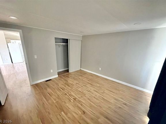 4th image of 237 E Fairview Ln