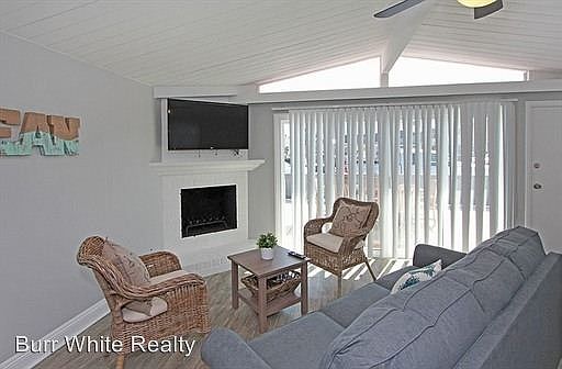 3rd image of 1822 W Balboa Blvd #2850751