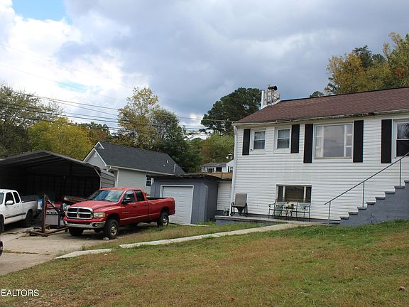 2nd image of 300 Hialeah Dr