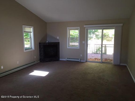 4th image of 4012 Pond View Dr