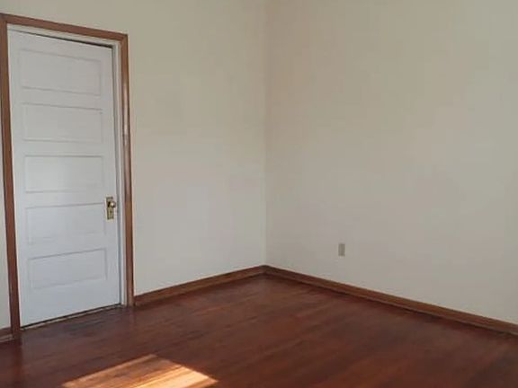 2nd image of 1101 Fay St