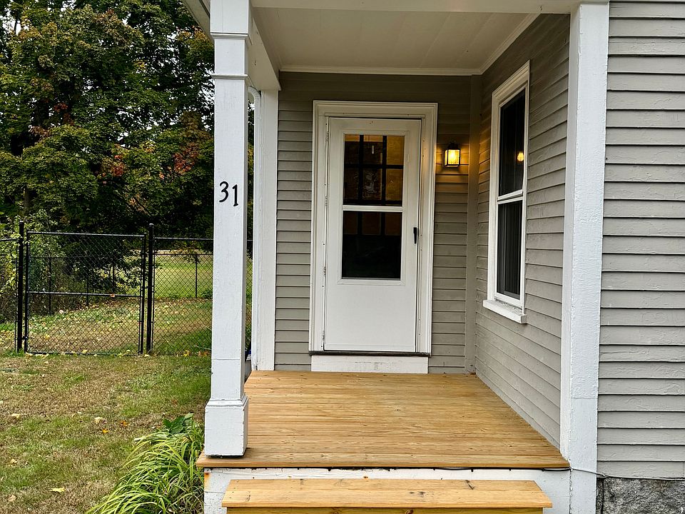 Entrance to 31 High Street