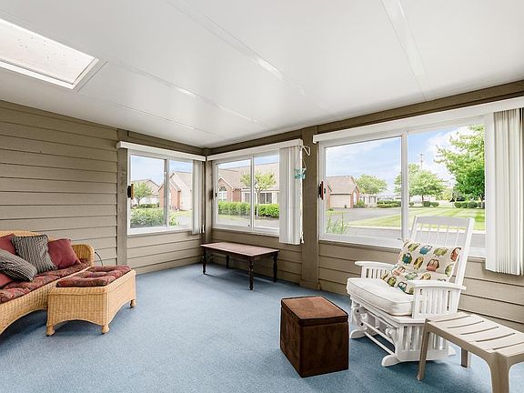 4th image of 513 Dandy Brush Ln W