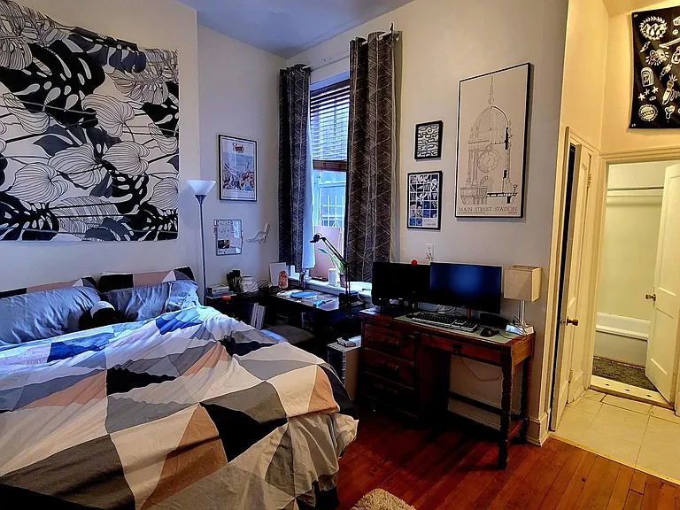 421 W Grace St #100 — Photo 8
