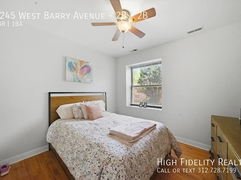 2245 W Barry Ave #2B — Photo 10