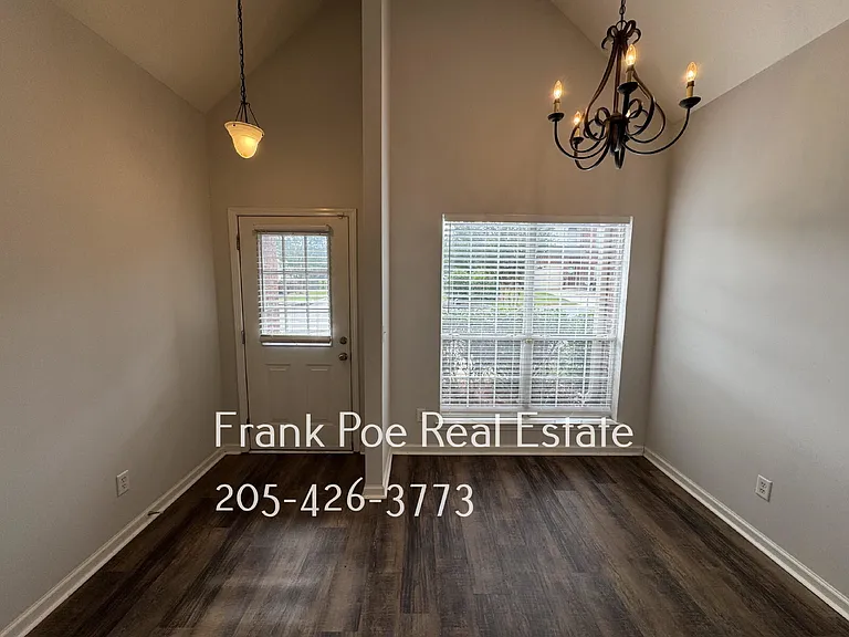 5901 Southwood Pkwy — Photo 4