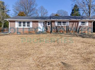 1465 Brookwood Dr, Winston Salem, NC 27106