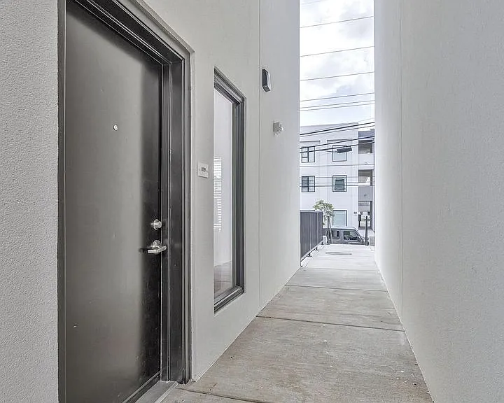 Clay Street Commons — Photo 13