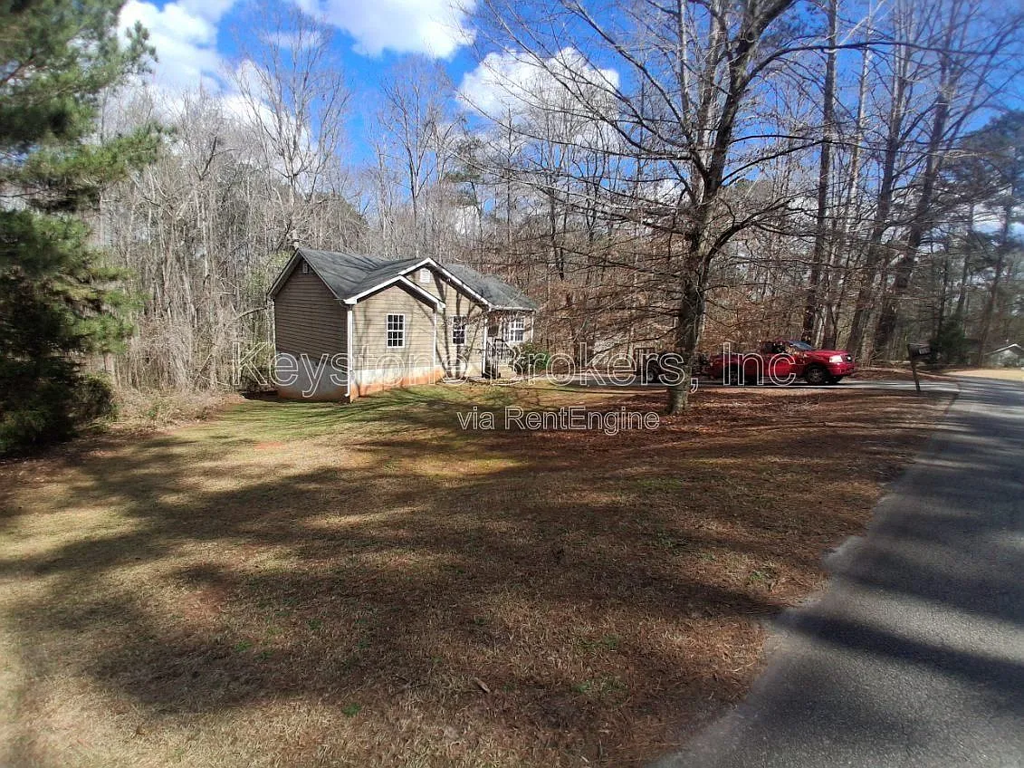 109 Taunton Rd photo 1