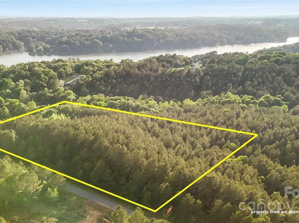 158 Riverwalk Rd, Stony Point, NC 28678