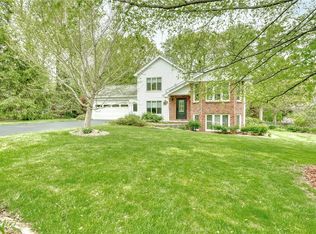 22 Morning Woods Ln, Rochester, NY 14625