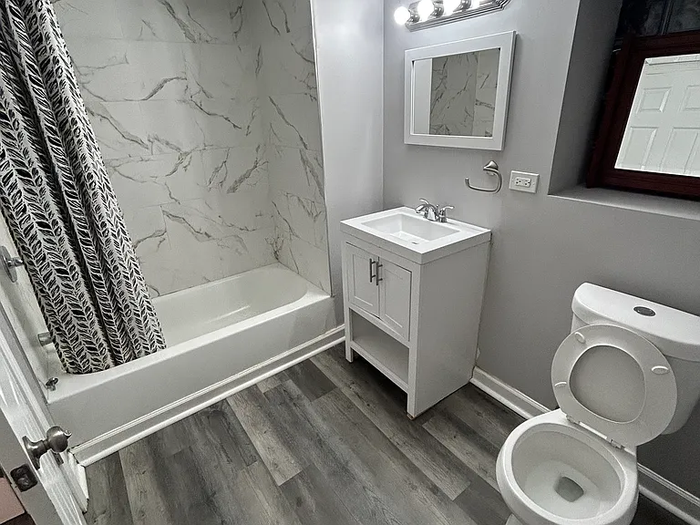 6117 S Maplewood Ave #2 — Photo 9
