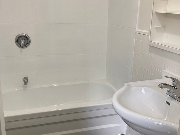 3rd image of 1107 Pierre Ave #3