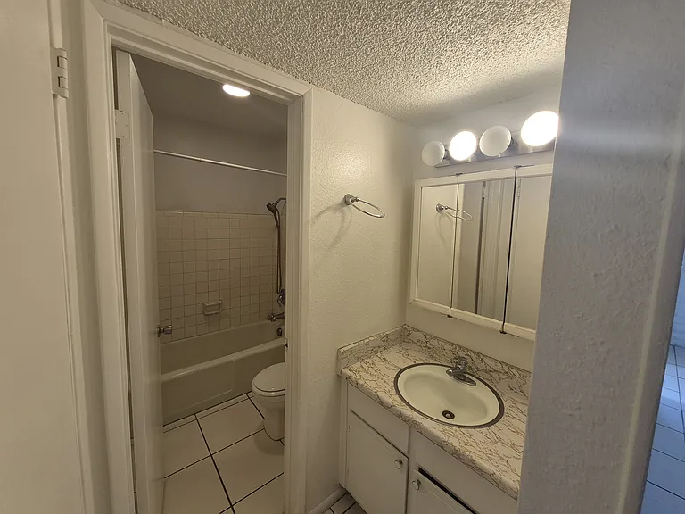 4919 W Glenn Dr — Photo 13