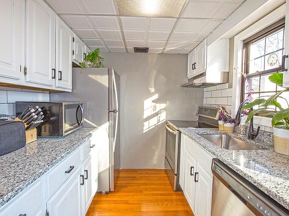 5th image of 146 College Hwy APT 23