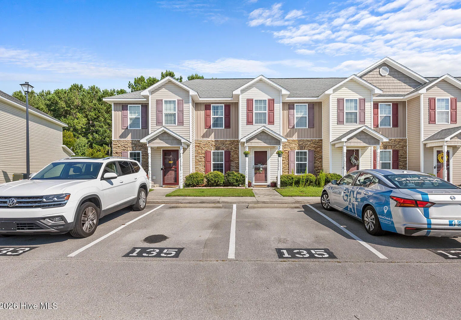 2 bed, 2.5 bath, 1084 sqft, $1,400 — Photo 3