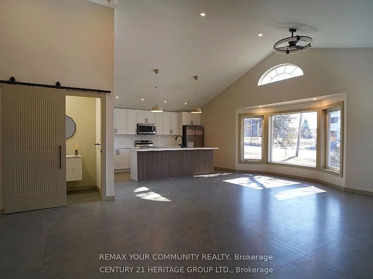 236 Simcoe Ave — Photo 15