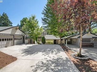 7200 Childs Rd, Lake Oswego, OR 97035