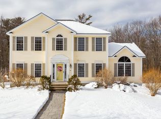57 Country Walk Dr, Manchester, NH 03109