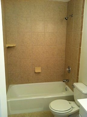 2nd image of 69 Lakeshore Dr APT 32