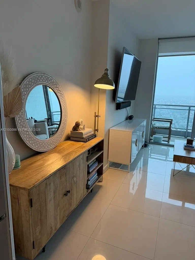 Mint Condo — Photo 4
