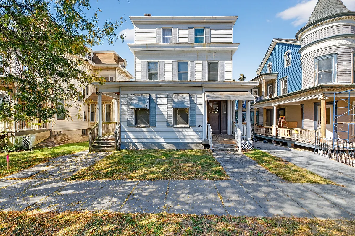 Building Photo - 49 S Hamilton St #2