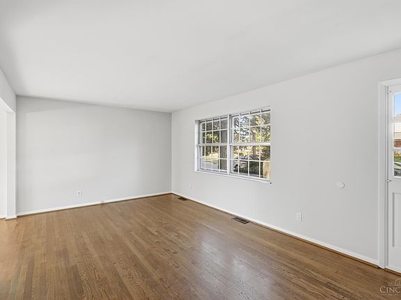 5th image of 1755 Pinebluff Ln