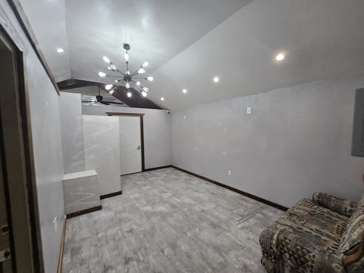 1 bed, $999 — Photo 3